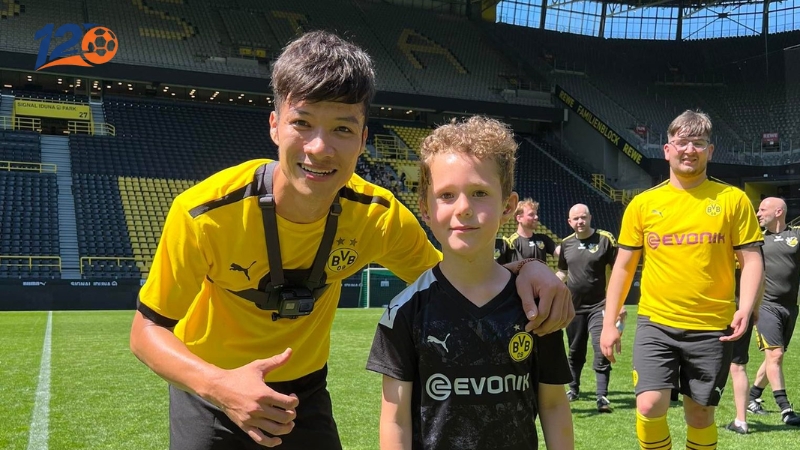 Cán Cris dần bắt đầu xây dựng thương hiệu cá nhân trong giới streamer 