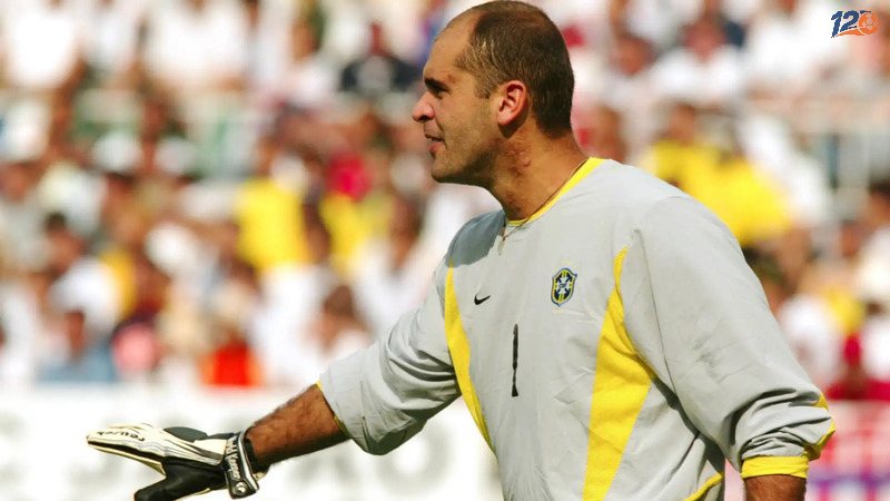 Thủ môn Marcos là trụ cột hàng thủ