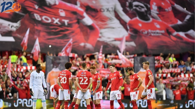 Nottingham Forest thi đấu rực lửa trên sân mùa 2025/26