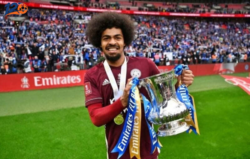 Hamza Choudhury đã có kinh nghiệm chinh chiến tại Premier League