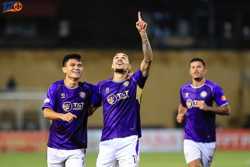 Hoàng Hên nhanh chóng hào nhập với các đồng đội