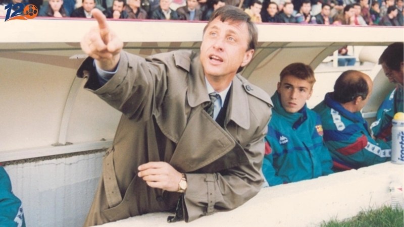 Johan Cruyff là người tạo ra chiến thuật 343