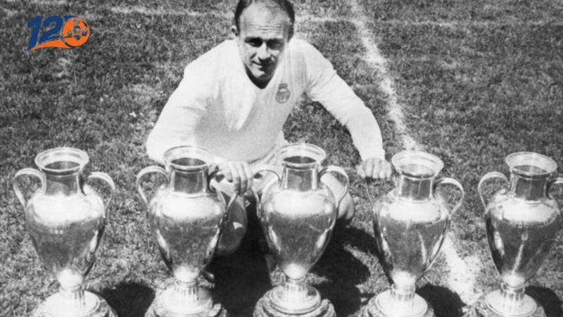 Santiago Bernabeu mang đến những đóng góp vĩ đại giúp Real Madrid thành đế chế bóng đá