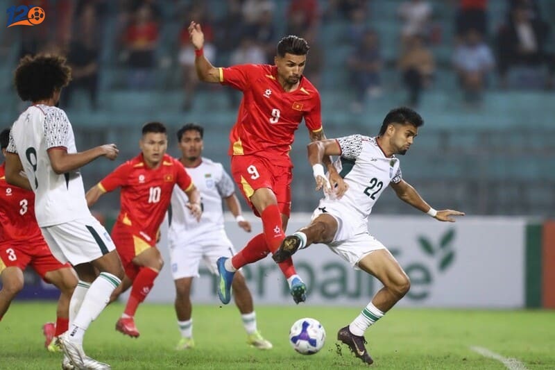 Sức ép liên tục của ĐTQG Việt Nam lên hàng thủ Bangladesh