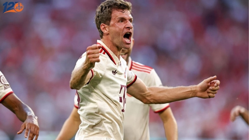 Thomas Müller -  Chàng Raumdeuter tượng đài của Bayern